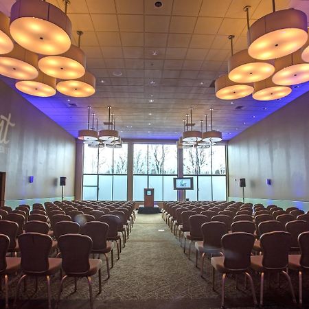 Holiday Inn Boston - Cambridge Area By Ihg Somerville Εξωτερικό φωτογραφία