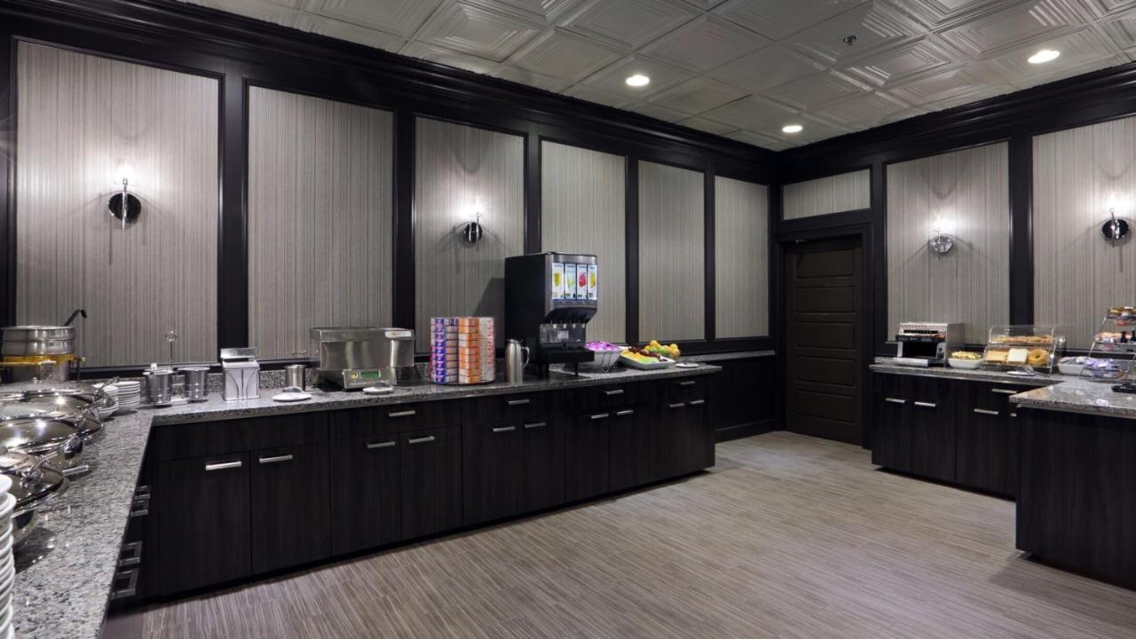 Holiday Inn Boston - Cambridge Area By Ihg Somerville Εξωτερικό φωτογραφία